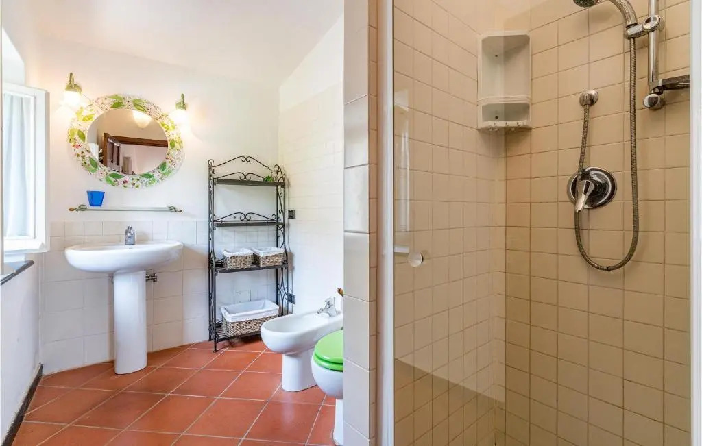 Beach Front Home In Moneglia With Wifi