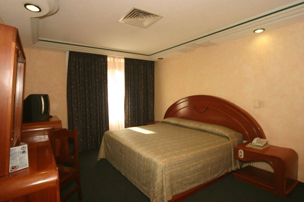 Hotel Cantera Real