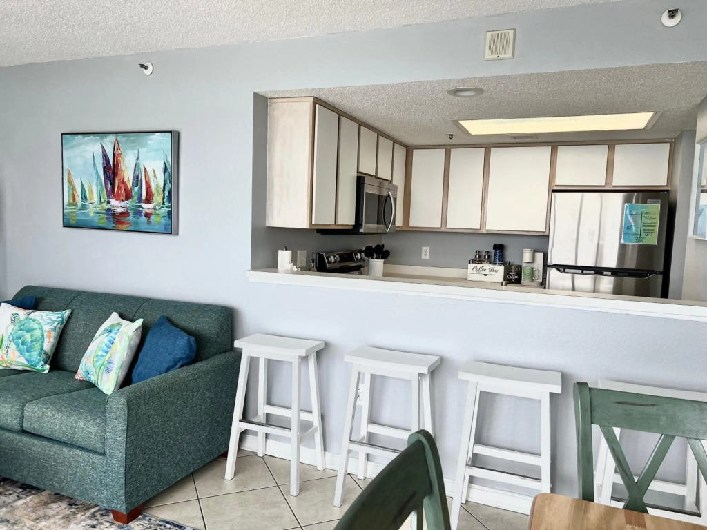 Sunny and Bright Oceanfront Condos in Atlantica Resort near Boardwalk