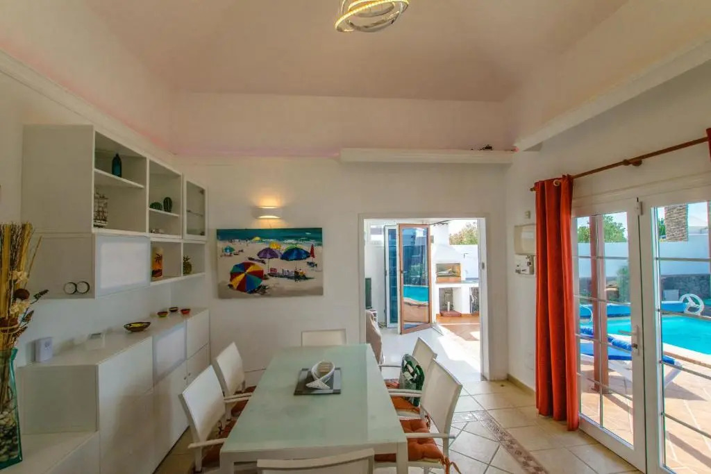 Villa Alegranza - LH190 By Villas Now Ltd