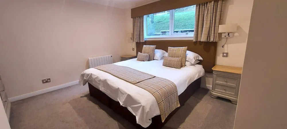 Loch Rannoch Highland Club Pine Marten Lodge 01