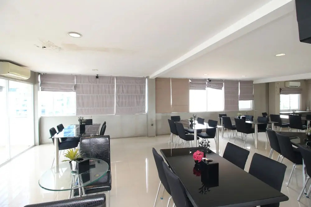 Airy Thamrin Kota Bumi 31 Jakarta