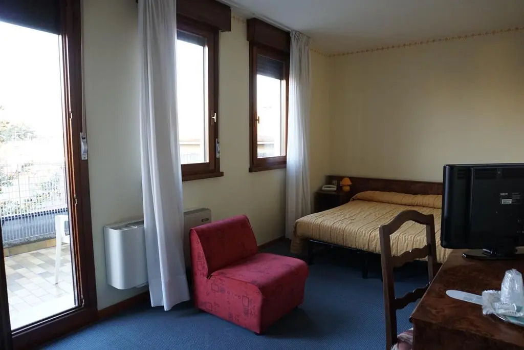 Hotel Siros