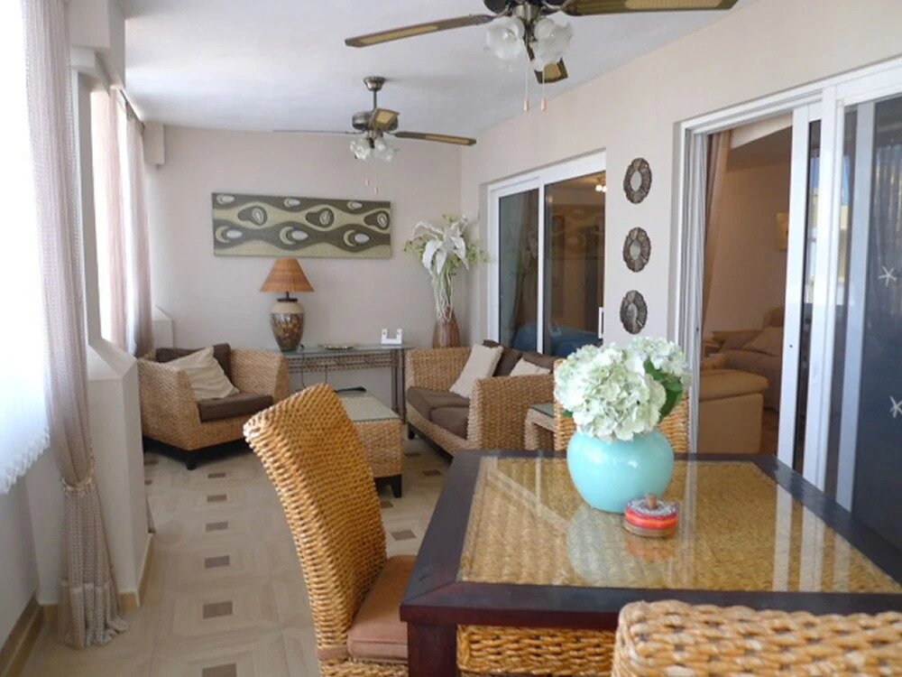 Beautiful 3 bed 2 Bath Penthouse Free Wifi & Parking, A/c, Fantastic sea Views