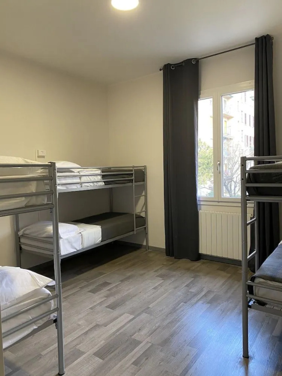 Newtown Hotel - Hostel