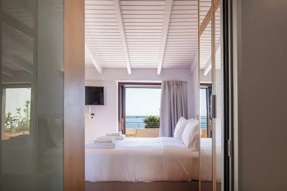 seafront cozy suite for 2 in Rethymno