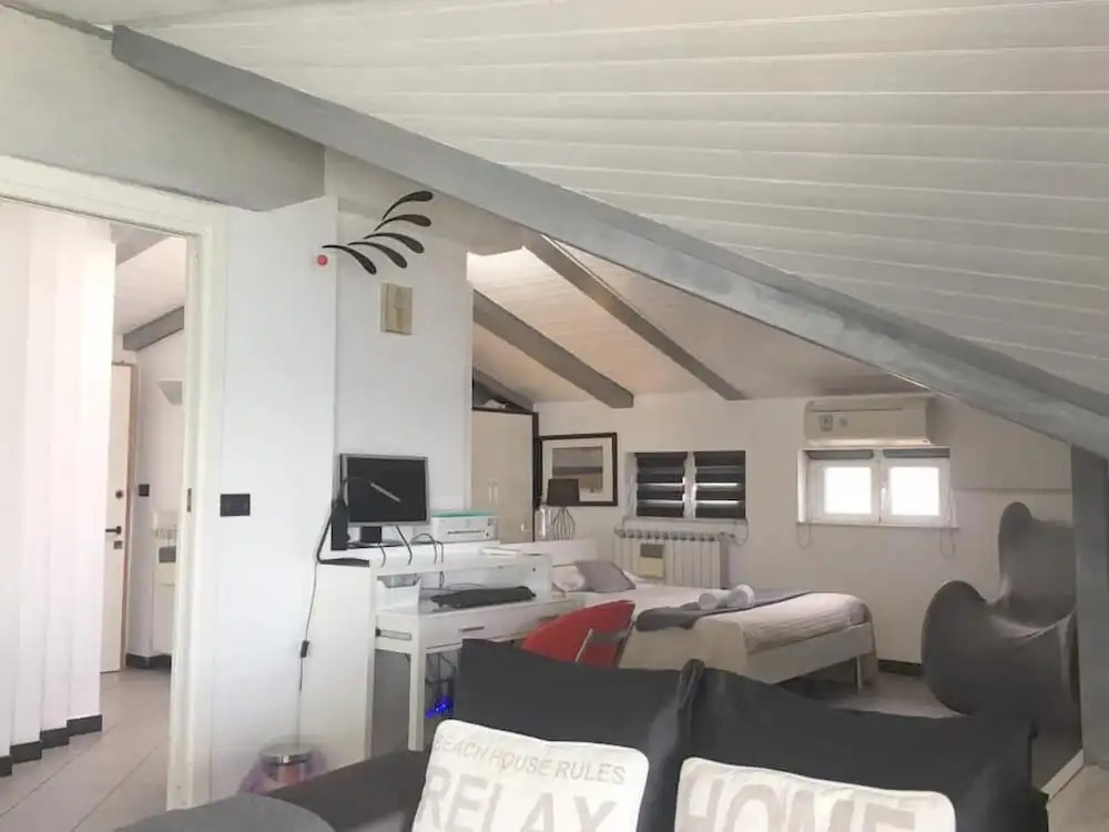 MoMart Guest House