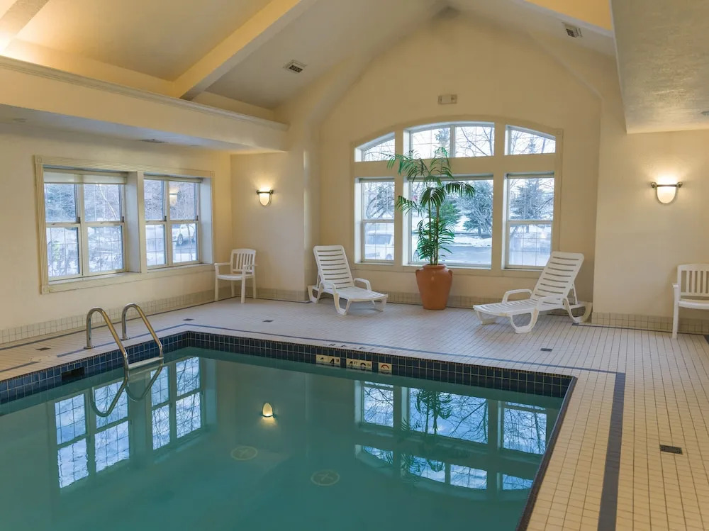 Lakeview Signature Inn Calgary Airport