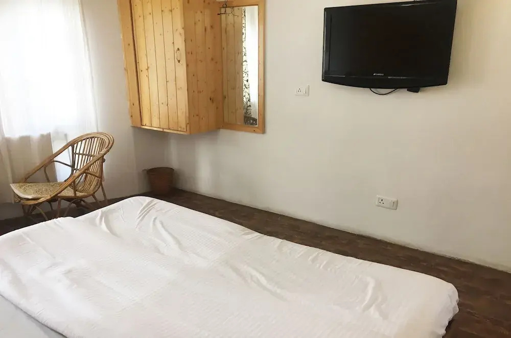 OYO 22456 Hotel Fifth Season