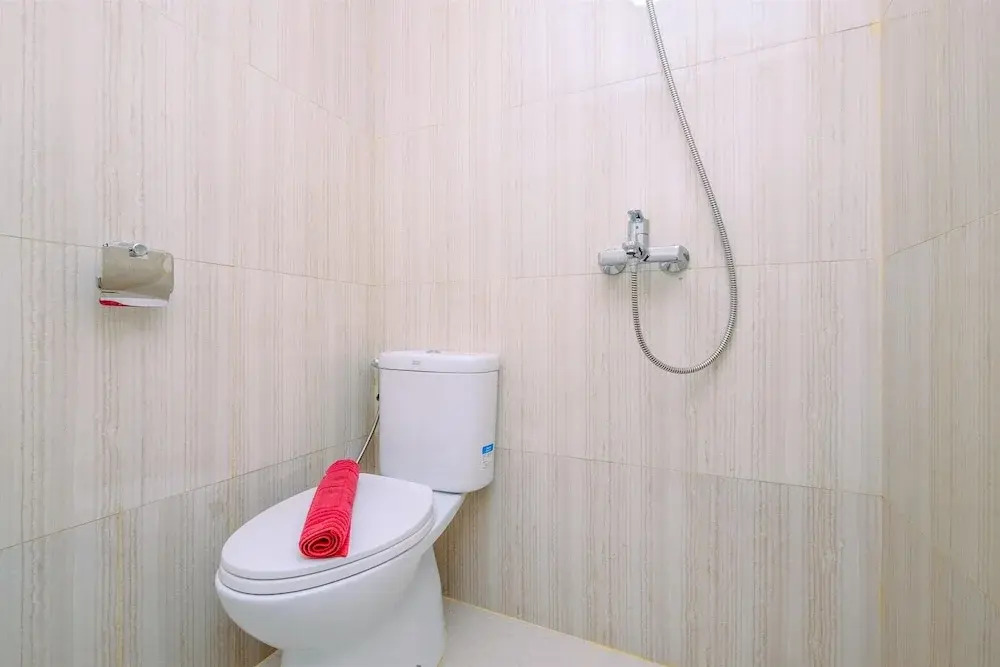 Cozy 1BR at Sentul Tower Apartment