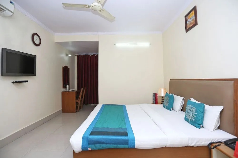OYO Flagship 29035 Hotel Harisons Continental