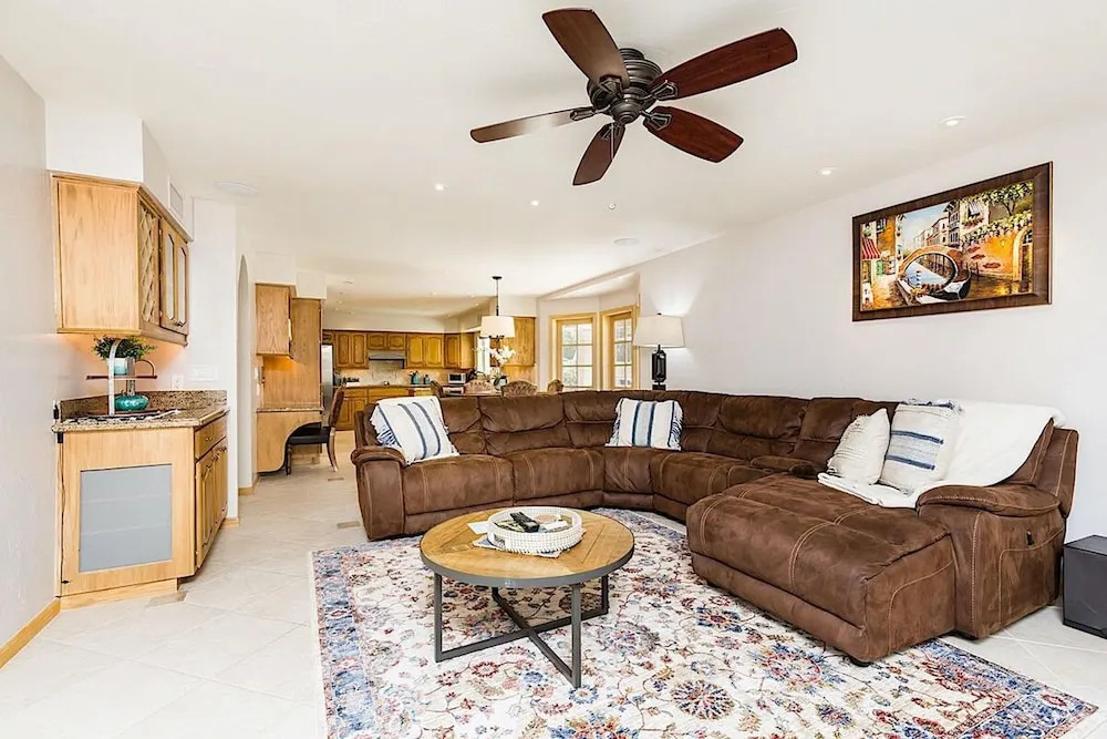 Paradise Retreat 4BR by Casago
