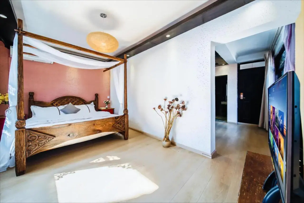 Langyue Hanfu Travel Theme Inn (Lijiang Ancient City Branch)