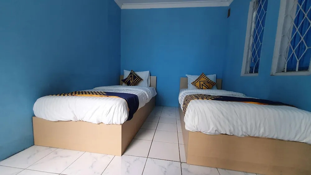RedDoorz Syariah At Jl Pangeran Hidayatullah Cianjur