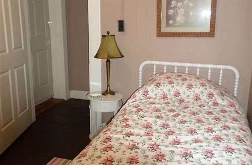 2 Sisters Bed & Breakfast