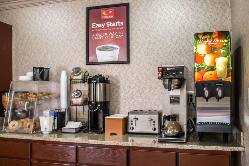 Econo Lodge Akron Copley Northwest