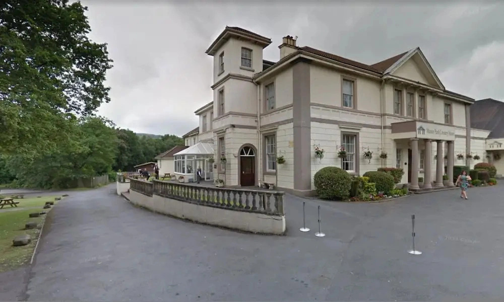 10br - Manor Park Country House Wales