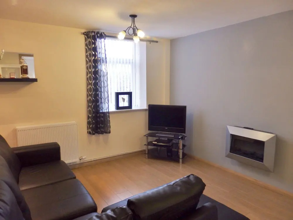 40 Salisbury Court Apartment