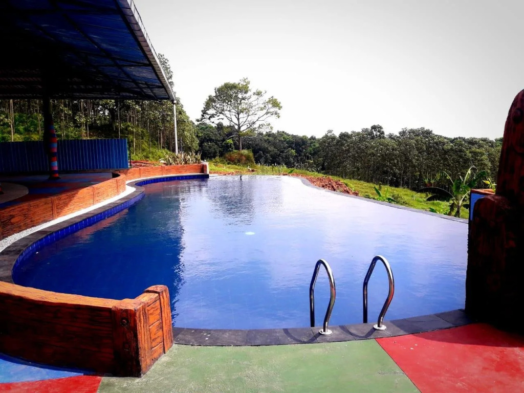 Royal Hotel and Outbound Trawas