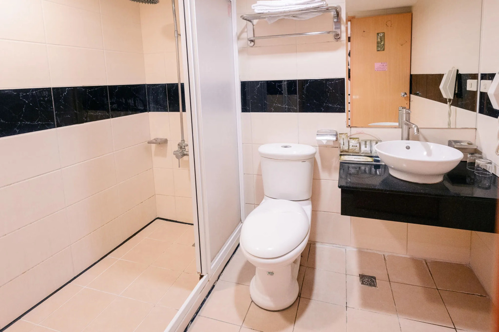 Waugh Den Business Hotel