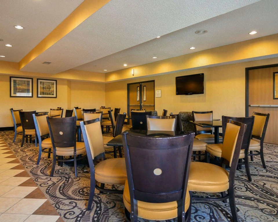Comfort Suites DFW Airport
