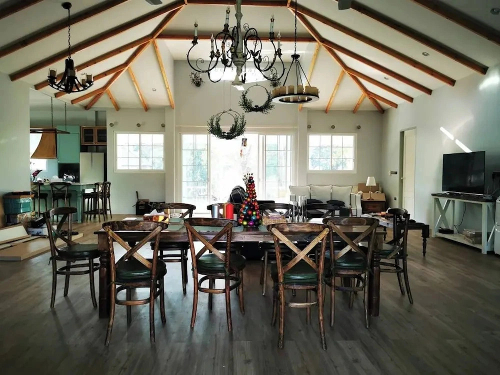 Khaoyai 6 Bedrooms Pool Villa