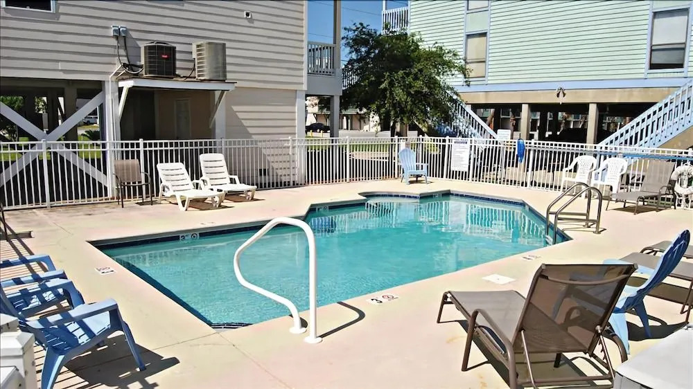 Spinnaker Pointe 1B by RedAwning