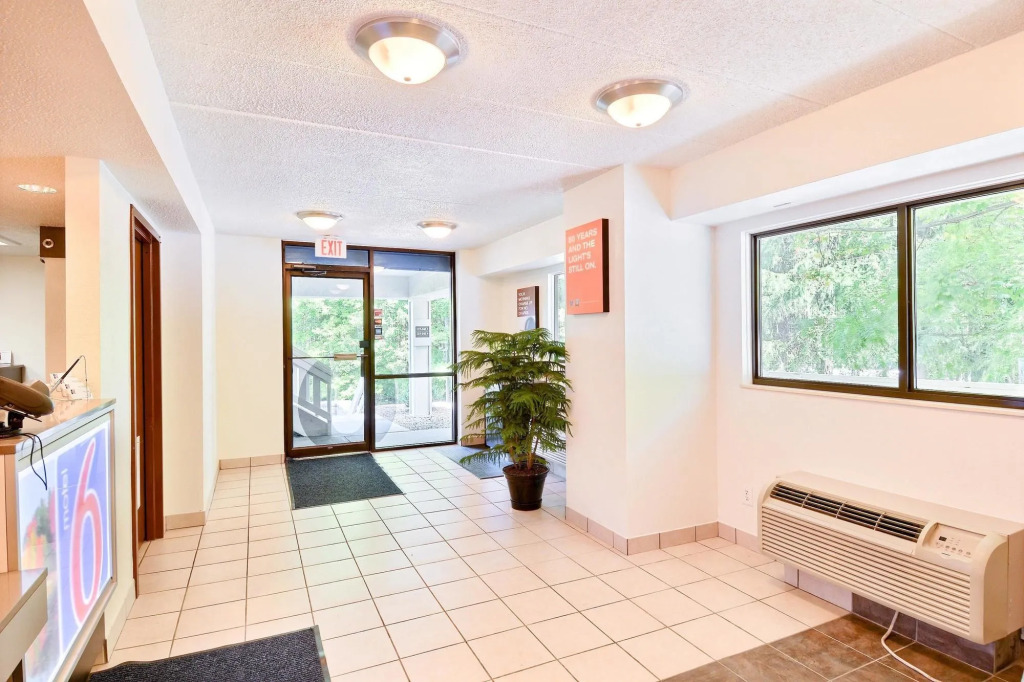 Motel 6-Nashua, NH - South