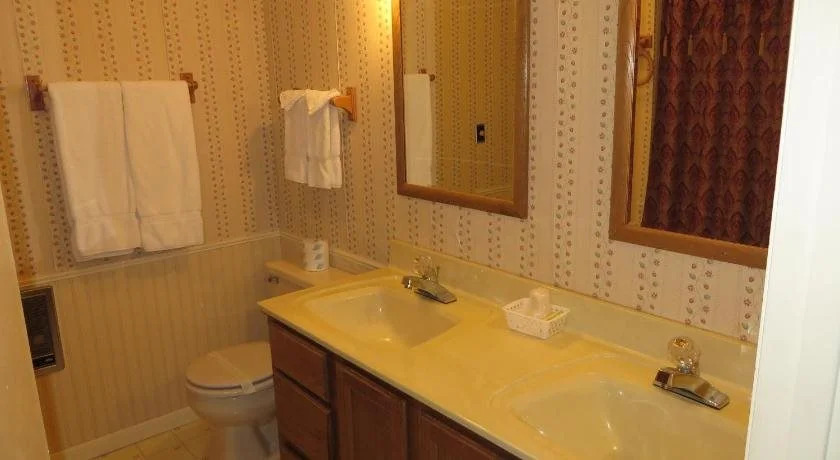 Travelers Inn Motel - Eagle River Downtown