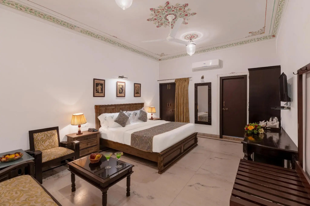 Panna Vilas - A Lake Facing Boutique Hotel