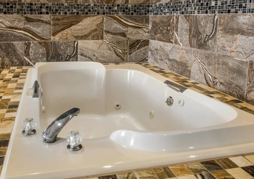 Quality Inn & Suites West Bend