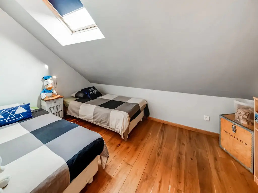Tranquil Holiday Home in Mont with bubble bath, Terrace, Garden