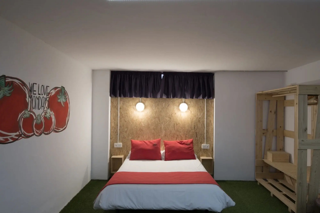 Tomate Rooms