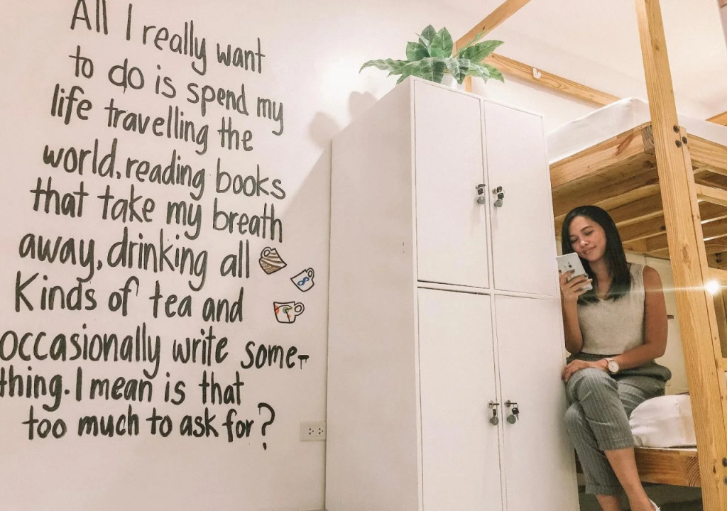 Murals Hostel and Cafe