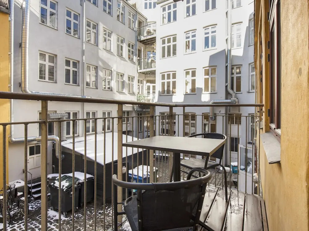 City 1- Pleasant 4-bdr Apt in Central Copenhagen