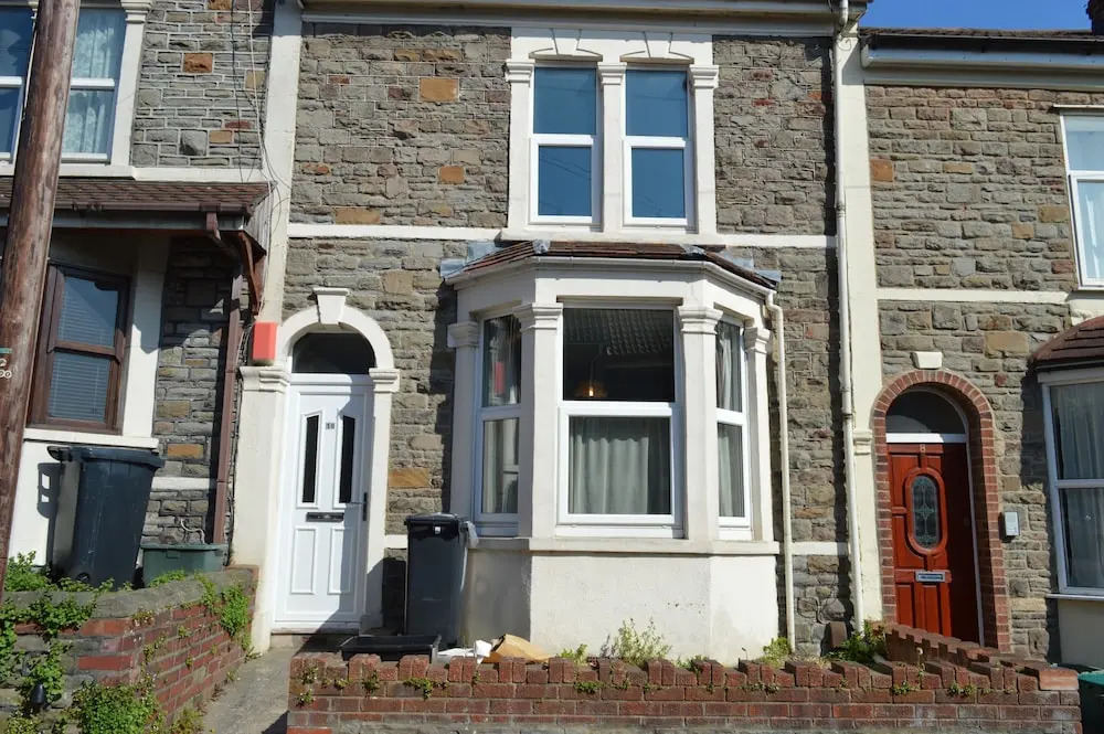 Charming 2 Bedroom House With Terrace