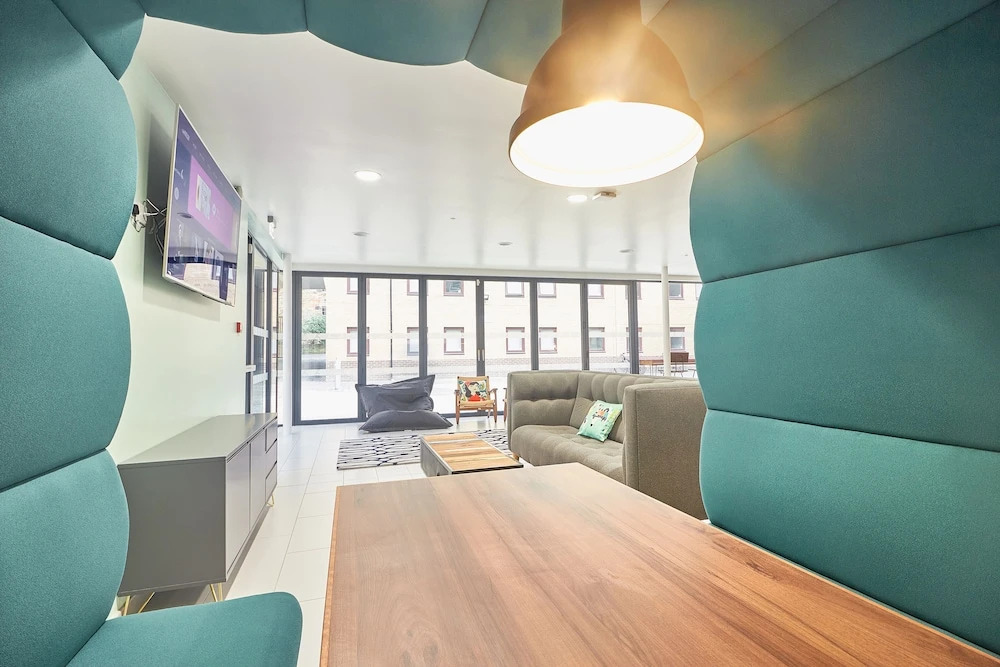 Destiny Student Meadow Court - Campus Accommodation