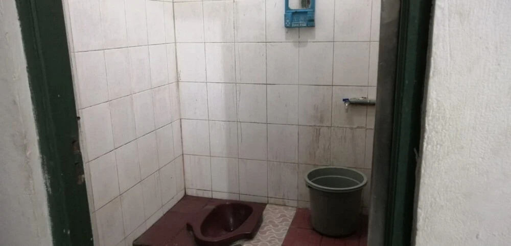 Hotel Metro by OYO Rooms