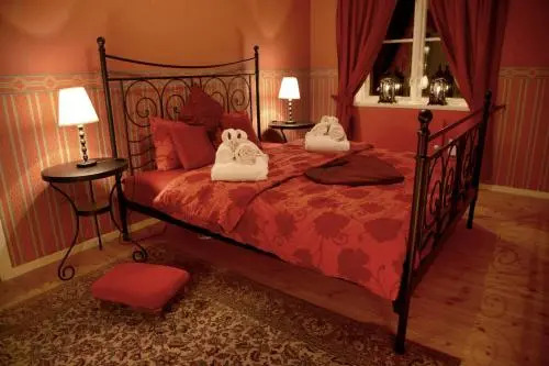 Red Haven Cottage