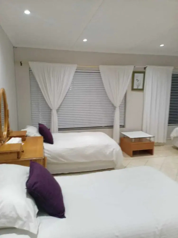 Beautiful House Fully up for Rental