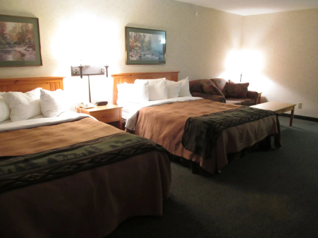 Kelly Inn and Suites Mitchell