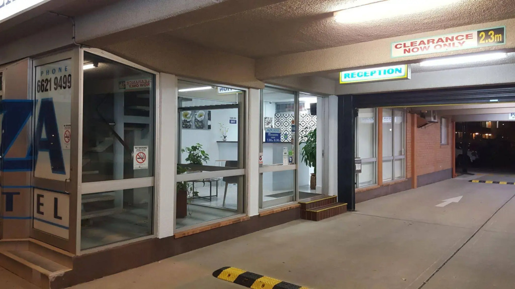 AZA Motel