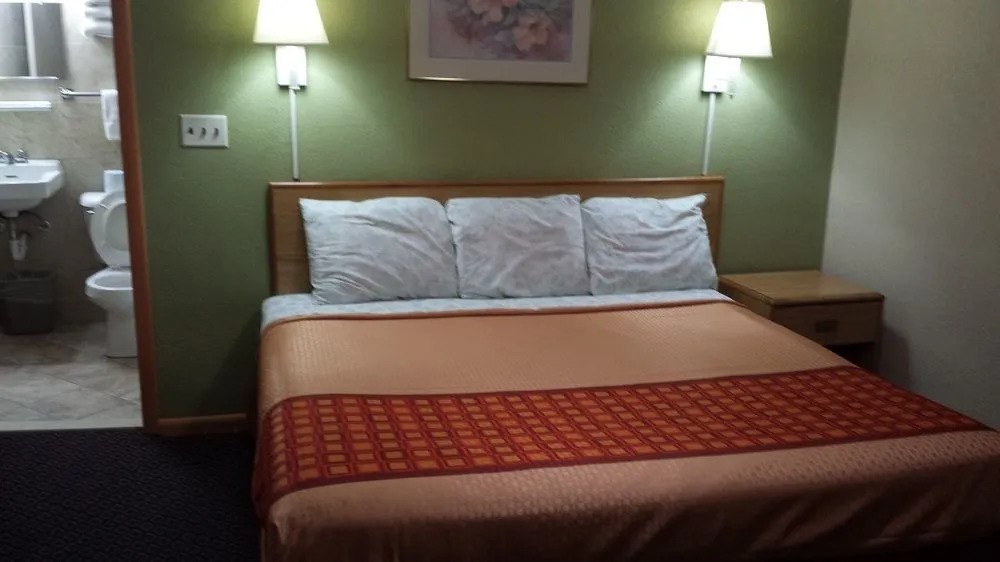 Happy Journey Motel