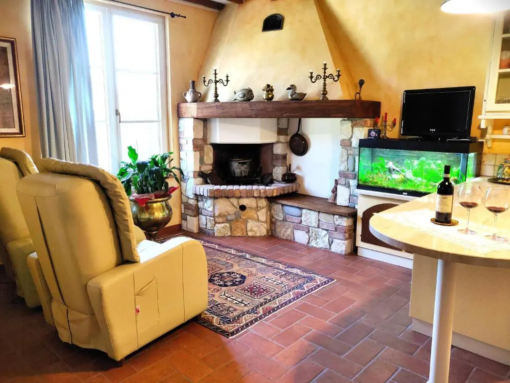 Tuscan Villa exclusive use of private pool A/C Wifi Villa Briciola