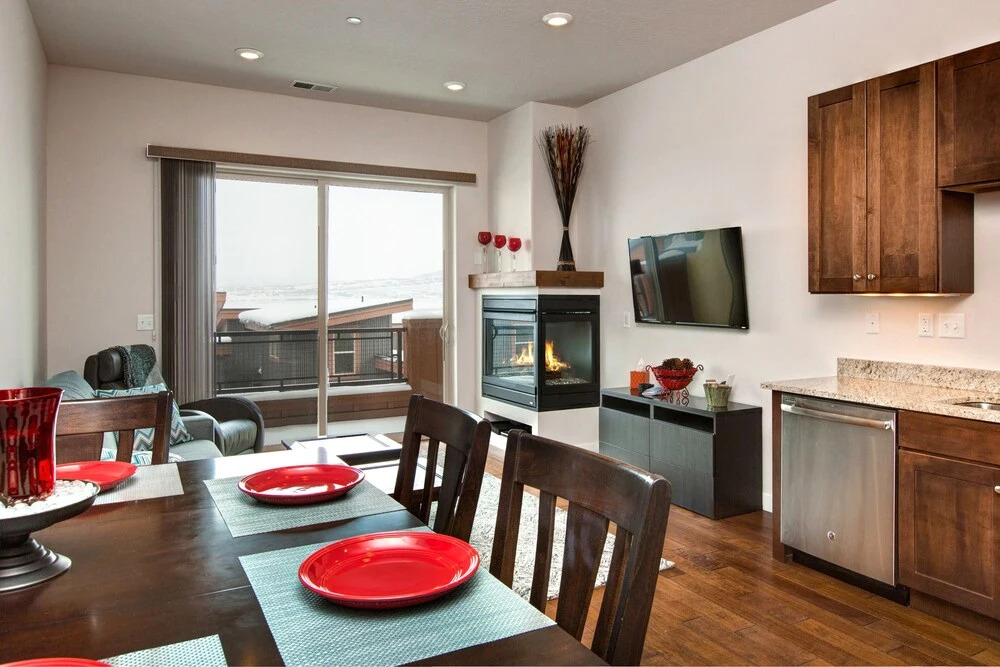 Polished 2br Park City  2 Bedroom Condo