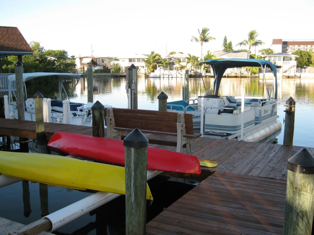 The Holiday Court Villas and Suites