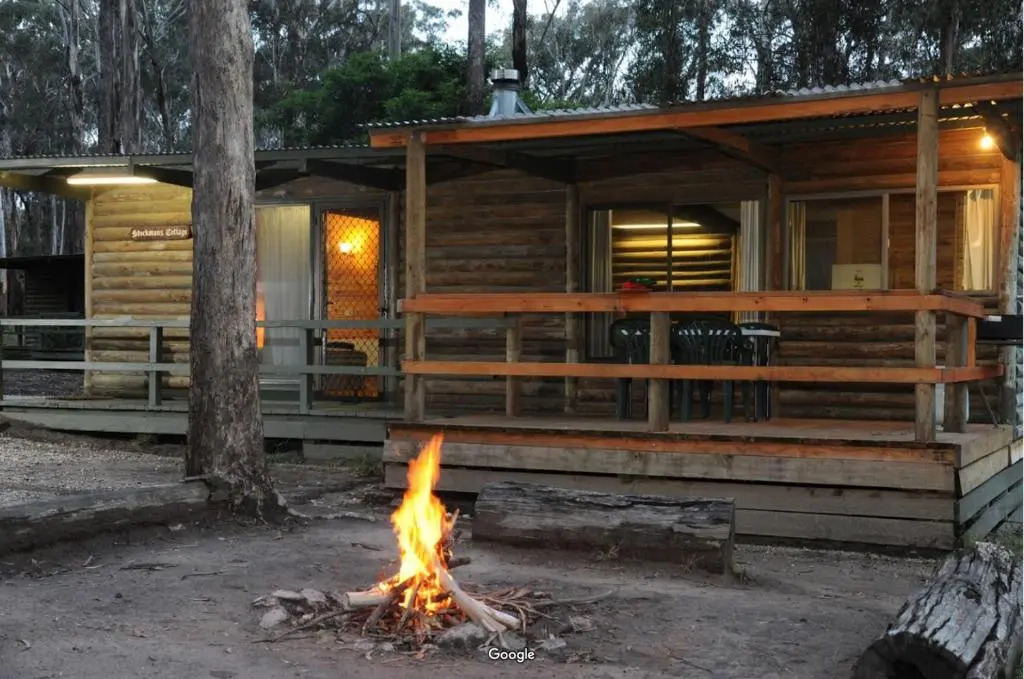 Lakes Entrance Log Cabins