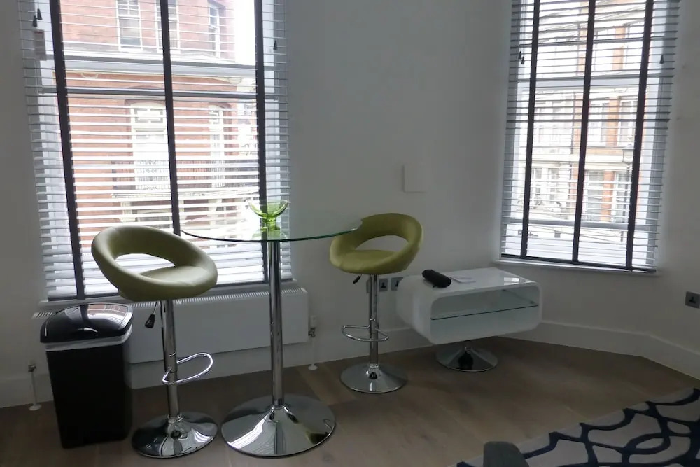 Urban Chic - Shaftesbury