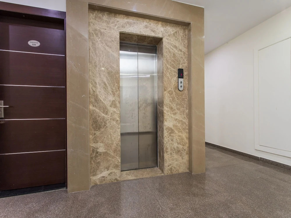 OYO 12475 Hotel Maheshwari