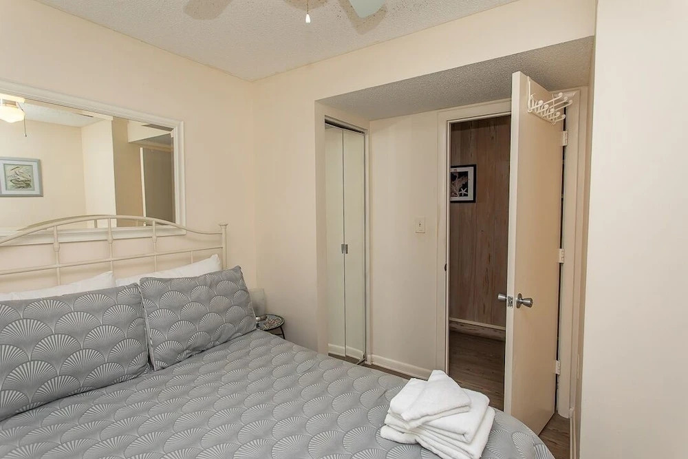 Royal Garden Resort 1406 2 Bedroom Condo by RedAwning
